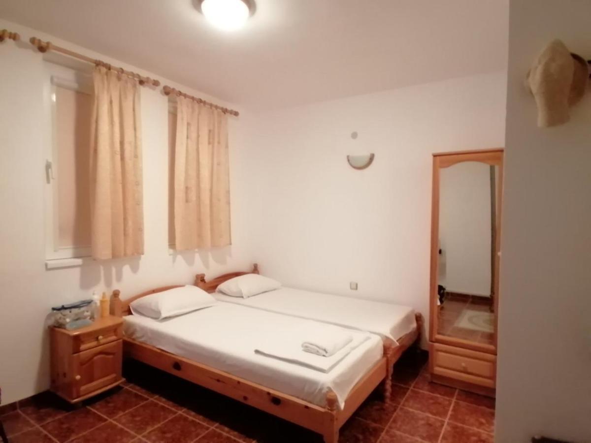 Guest House Sokratovi Obzor Buitenkant foto
