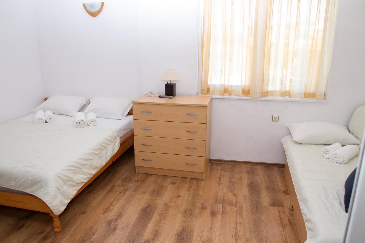 Guest House Sokratovi Obzor Buitenkant foto