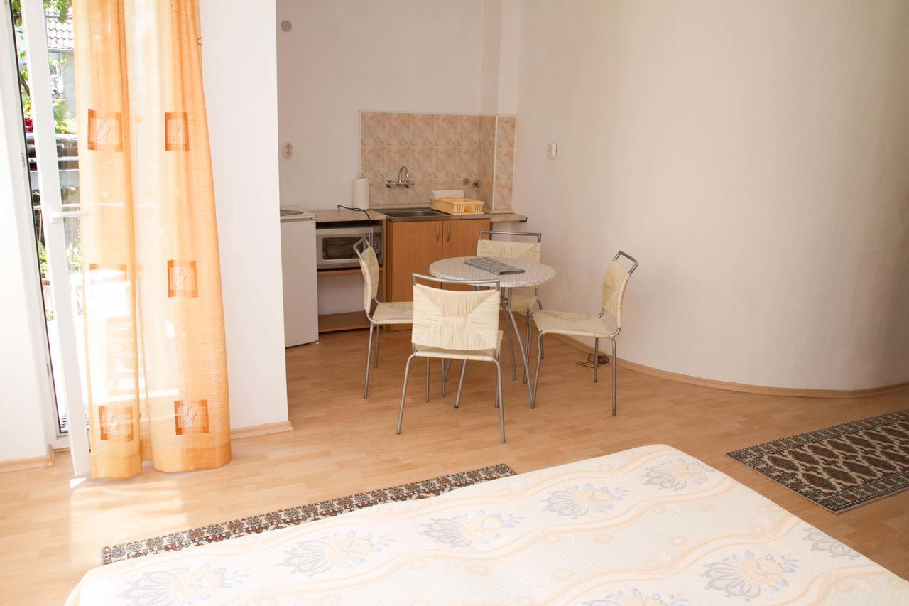 Guest House Sokratovi Obzor Buitenkant foto